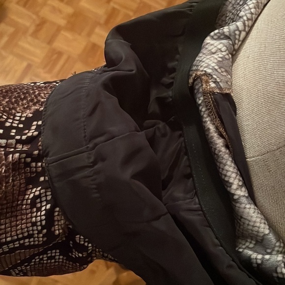 Aritzia Babaton Brown Snake Print Strapless Flutter Jumpsuit Size 8 - Picture 8 of 11